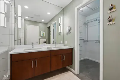 9105 Greenridge Lane, Bloomington - 38