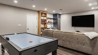 911 Round Table Court, Indianapolis - 38