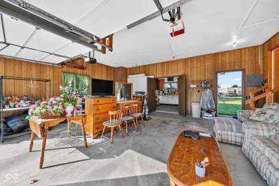 910 W Walnut, Rockville - 31