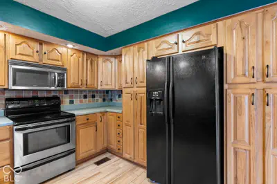 9440 Morrison, Forest - 10