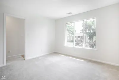 586 Hunters Drive, Carmel - 21