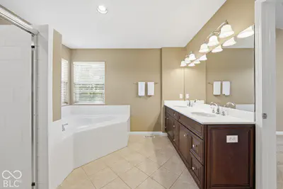 8567 Knoll Crossing, Fishers - 18