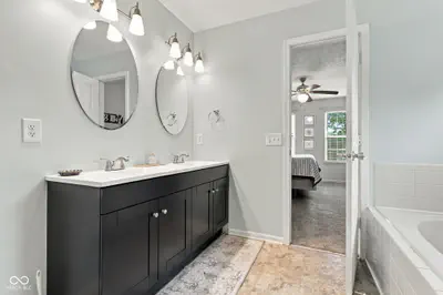 6537 Mallard Landing, Fishers - 18