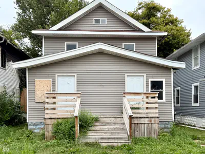 2942-2944 E Michigan Street, Indianapolis