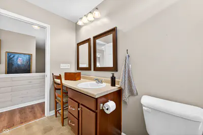 697 Lake Vista Drive, Columbus - 38
