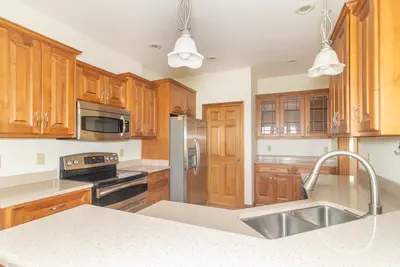 1336 Penny Lane, Greenfield - 31