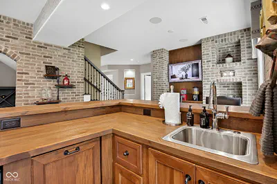 8264 Fall Creek Drive, Pendleton - 66