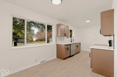 4062 W Broadway Avenue, Bloomington - 18