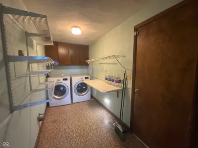 244 900, Alexandria - 18