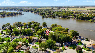 999 Shoreline Circle, Cicero - 55
