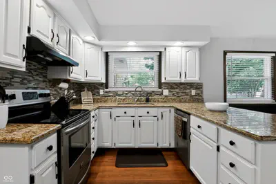 8852 Ridge Hill Drive, Indianapolis - 25