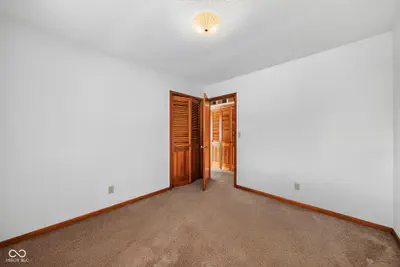 910 W Walnut, Rockville - 29