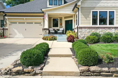 6736 W Stonegate Drive, Zionsville - 2