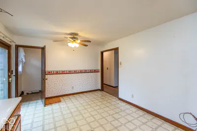 296 Western Parkway, Seymour - 10