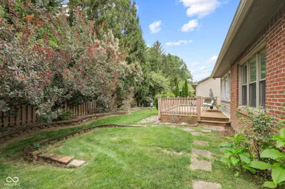 1628 Foxmere Boulevard, Greenwood - 28