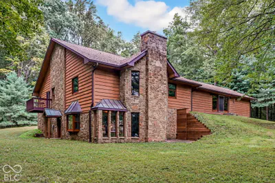7620 Hall Road, Monrovia