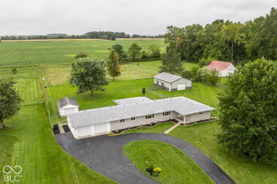 987 W Stones Crossing Road, Greenwood