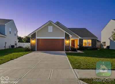 627 Derek Lane, Trafalgar - 2