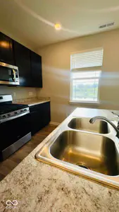 7226 Griffon Lane, Camby - 6