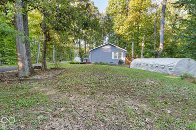 9444 N Gray Avenue, Unionville - 34
