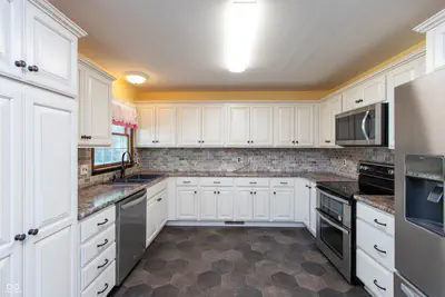 1221 Poplar Street, Seymour - 9
