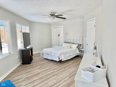 50 Woodlawn Village, Mitchell - 10