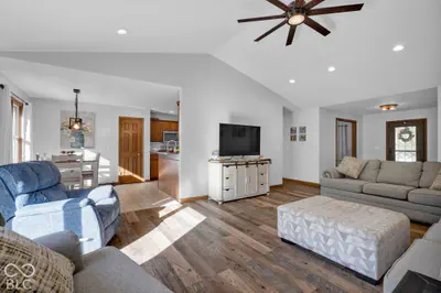 2151 Dogwood Trail, Seymour - 9