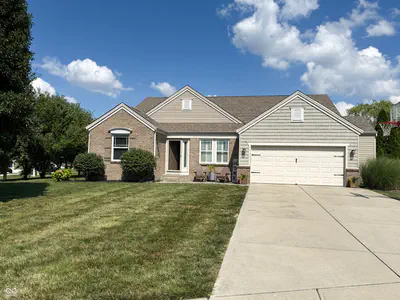 2225 Silver Rose Drive, Avon