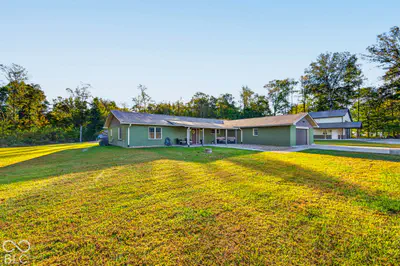 7853 County Road 1200, Seymour - 74