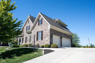 18176 Lakes End Drive, Westfield - 2