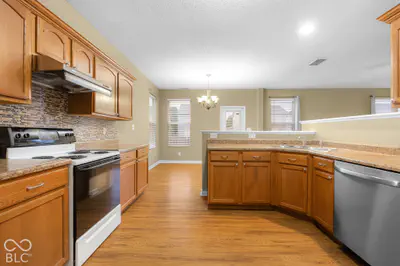 2322 Middle View Drive, Columbus - 18