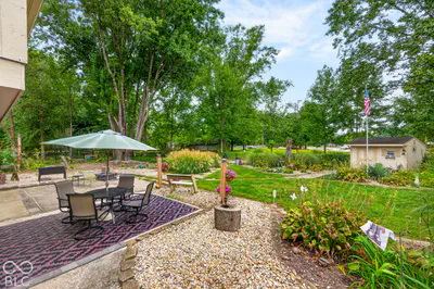 261 Oakwood, Greenwood - 57
