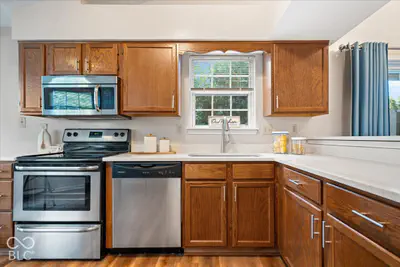 7475 Wood Court, Fishers - 14