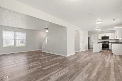 11836 Valley Creek North Drive, Indianapolis - 13