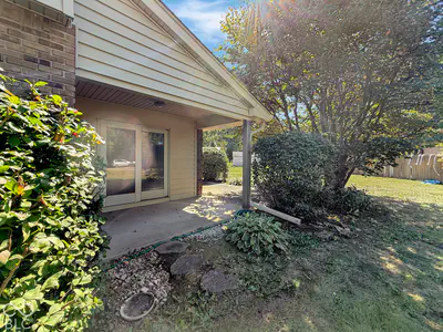 980 Wood Creek Place, Greenwood - 33
