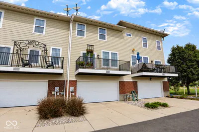 6379 Central Boulevard, Whitestown - 33