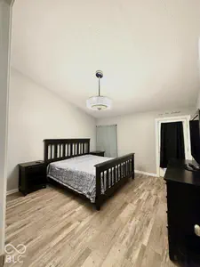 5884 Hollow Oak Trail, Carmel - 18