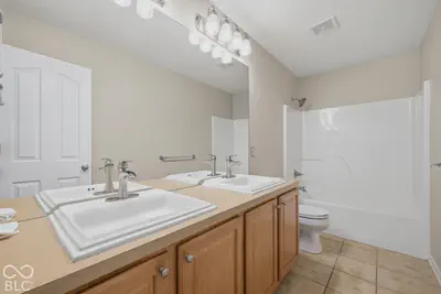 11795 Suncatcher Drive, Fishers - 32