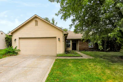 8276 Bayshore Lane, Avon