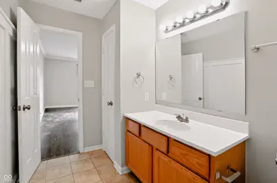 8276 Bayshore Lane, Avon - 22