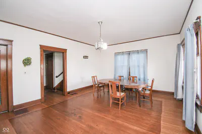 718 S Walnut Street, Seymour - 11