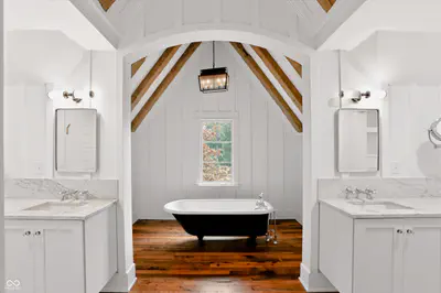 8437 500, Zionsville - 43