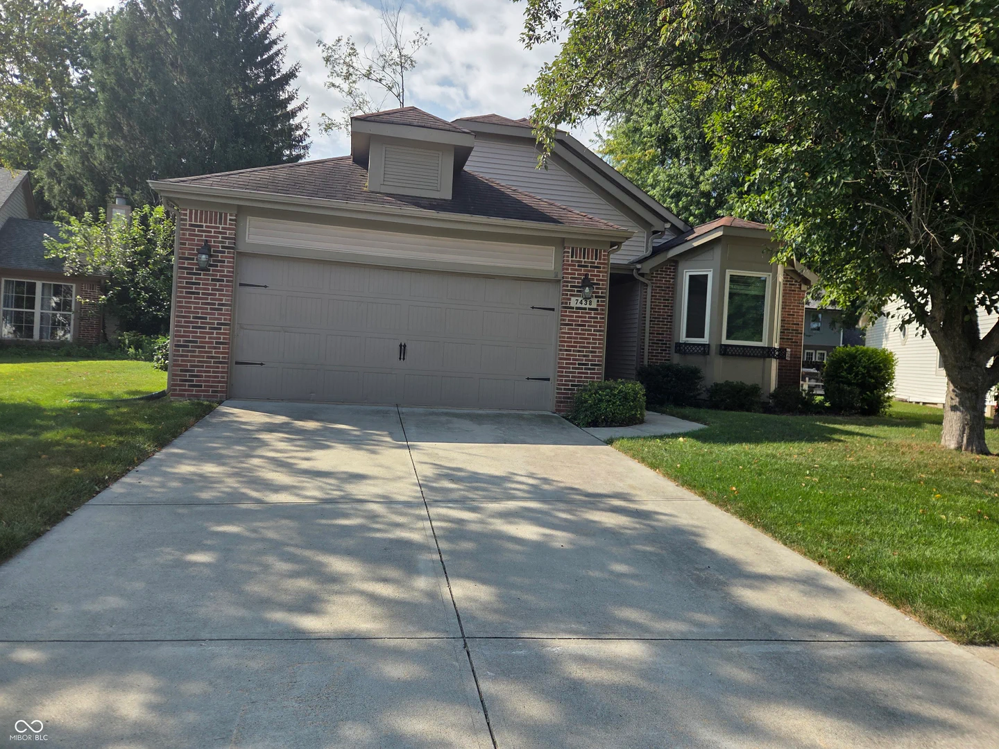 7438 Deville Court, Indianapolis
