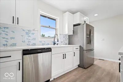 66 Plainview, Avon