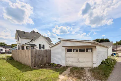 422 W Mechanic Street, Shelbyville - 29