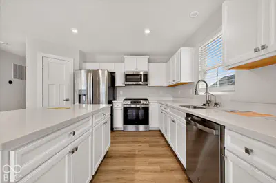 7031 E Bean Blossom Drive, Camby - 14
