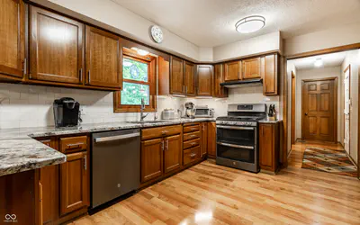 1653 300, Greenfield - 16