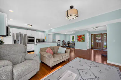 2019 Lakeview Drive, Seymour - 9