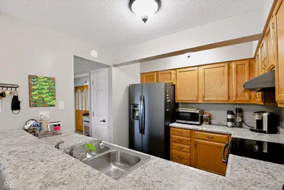 8158 Shorewalk Drive, Indianapolis - 17