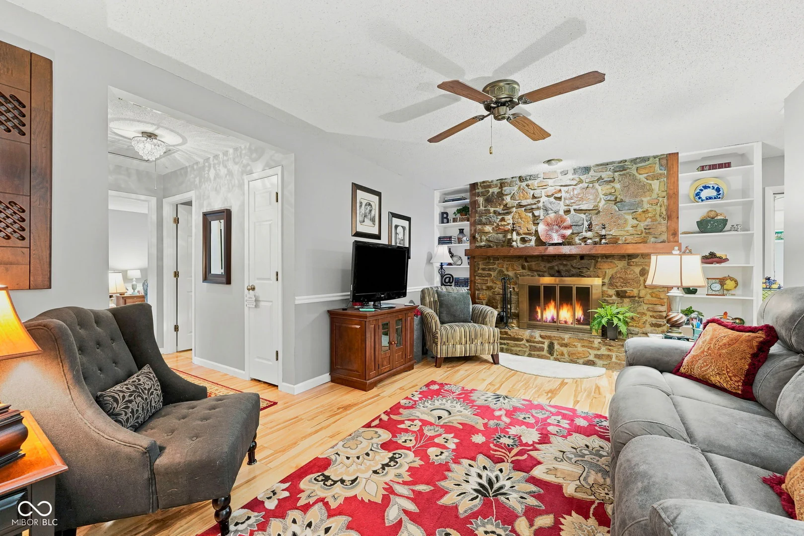 8305 Costa Mesa, Muncie